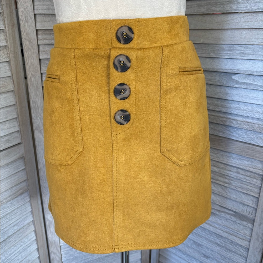 BLASHE Women’s SZ M Faux Stretch Suede Mini Skirt, Rich Saffron Yellow Color - Picture 6 of 16